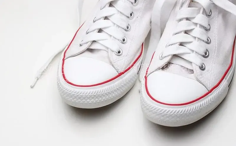 意昂体育3娱乐用176五八27从巴美列捷福2024 年思加图女鞋：时尚、舒适和耐
穿的选择