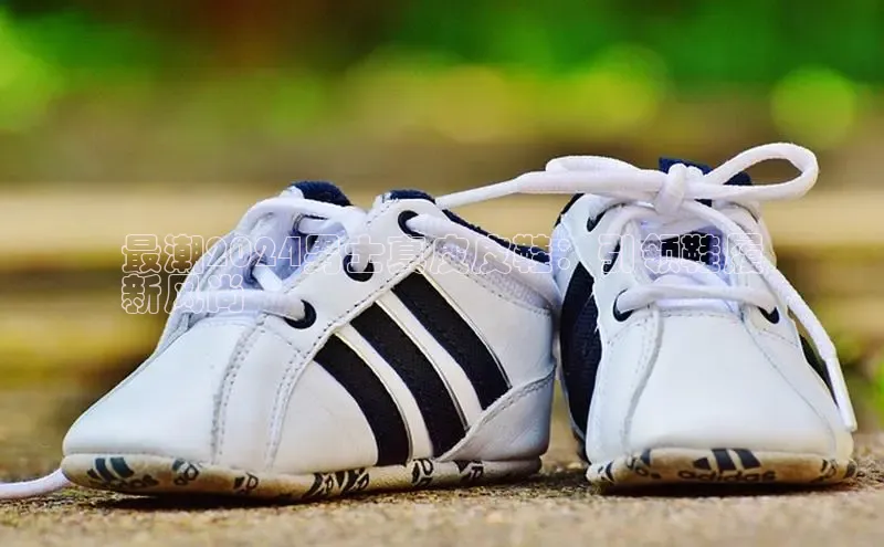 意昂体育3娱乐用176五八27从巴美列捷福最潮2024男士真皮皮鞋：引领鞋履
新风尚