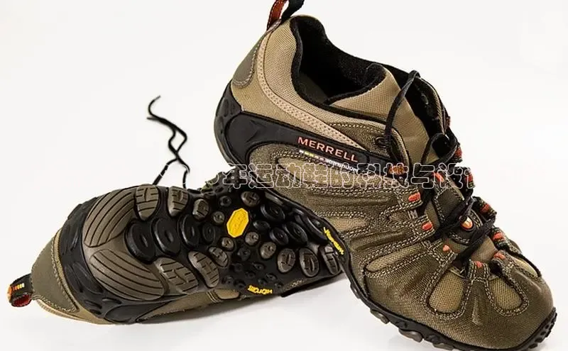 革新未来：2025年运动鞋的科技与设计趋势